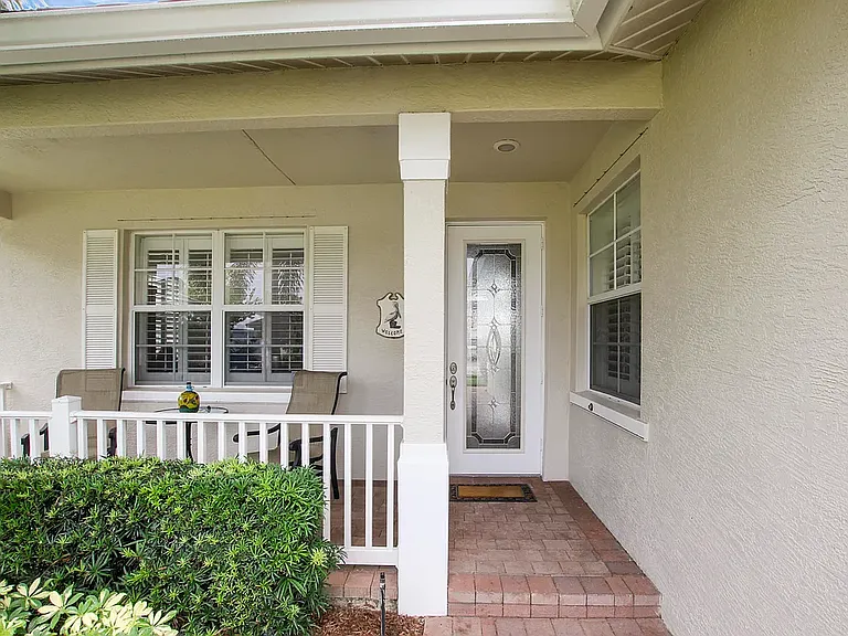 122 NW Swann Mill Cir — Photo 4