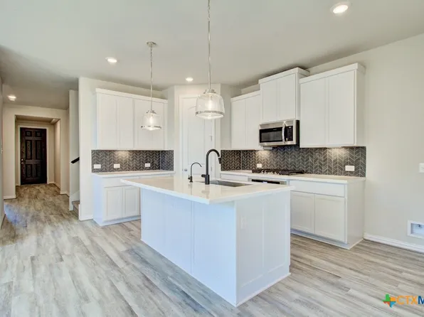 1822 Pining St, New Braunfels, TX 78132