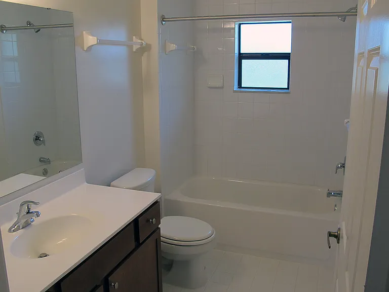 1126 Kennard St #2 — Photo 2