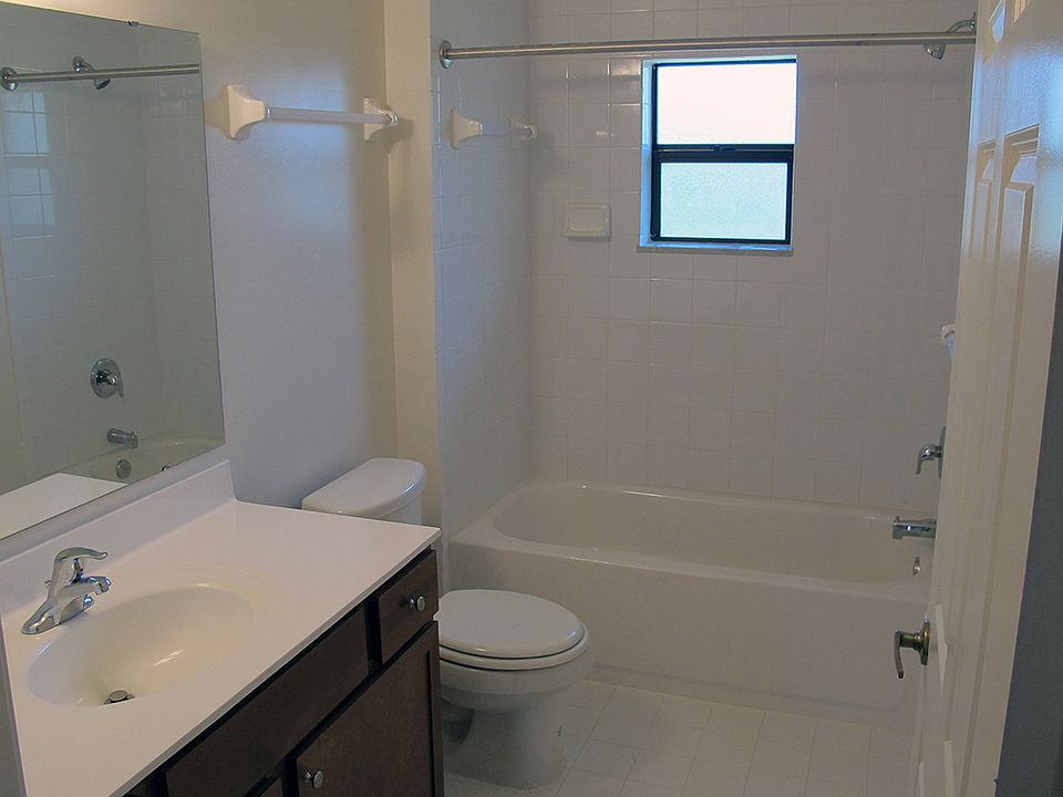 2nd image of 1126 Kennard St APT 2