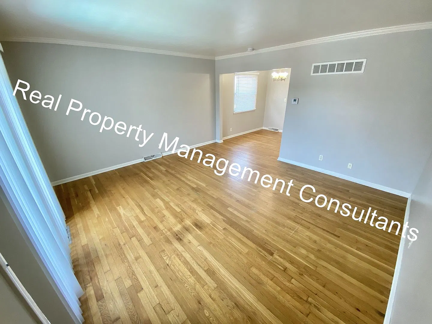 Kansas City midtown living 1 bed 1 bath home for rent! — Photo 4
