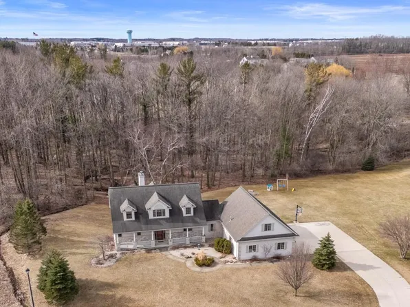 1300 Westbury COURT, Manitowoc, WI 54220