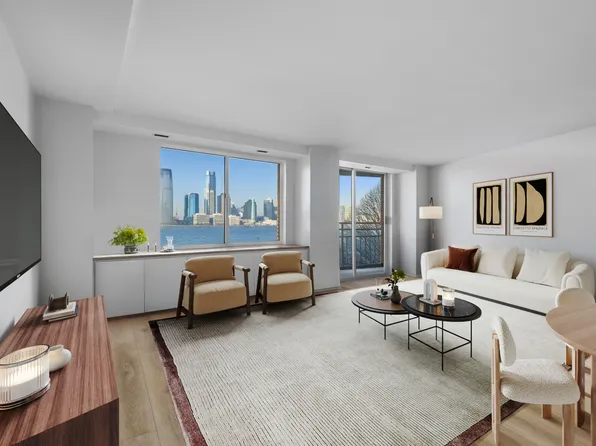 21 South End Avenue 421/321 image 1 of 16