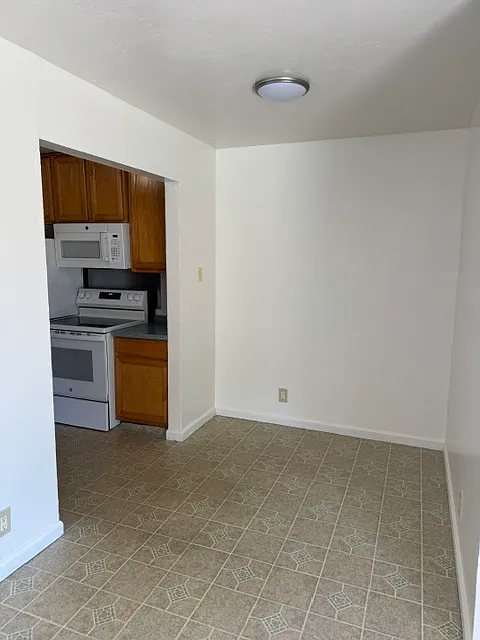 2 bed, 1.5 bath, 1000 sqft, $1,950 — Photo 3