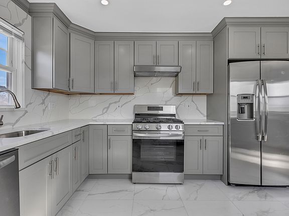 2nd image of 25 University Ave APT 2