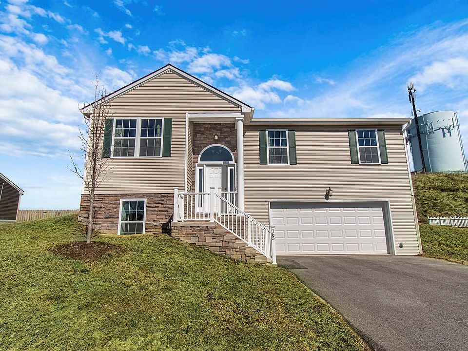 1st image of 165 Robin Hood Dr