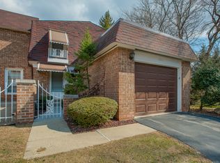 1S210 Eliot Ln, Villa Park, IL