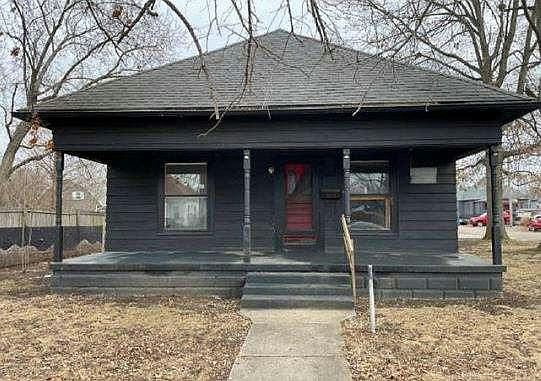 1st image of 1058 S 3rd St
