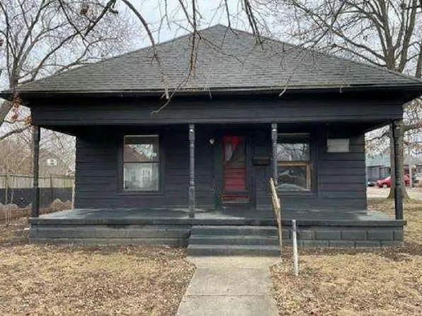 1058 S 3rd St, Clinton, IN 47842