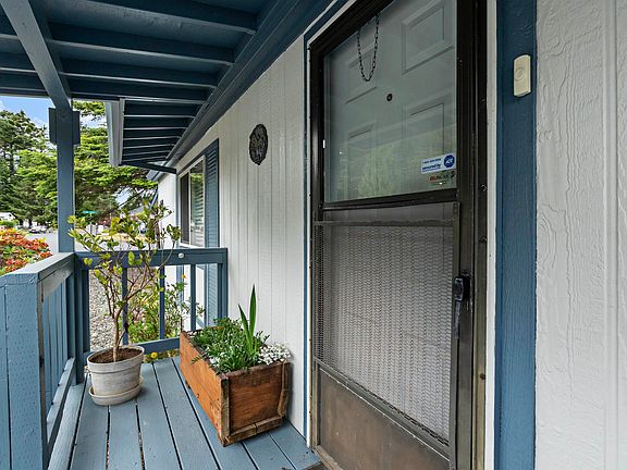 5th image of 160 Leif Cir