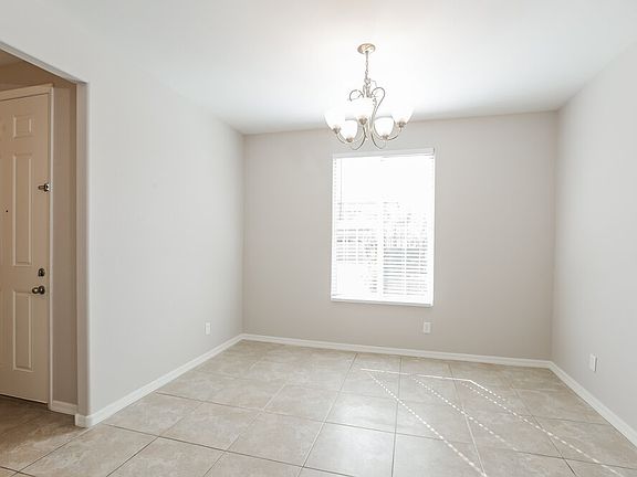 5th image of 2904 E Meadowview Dr