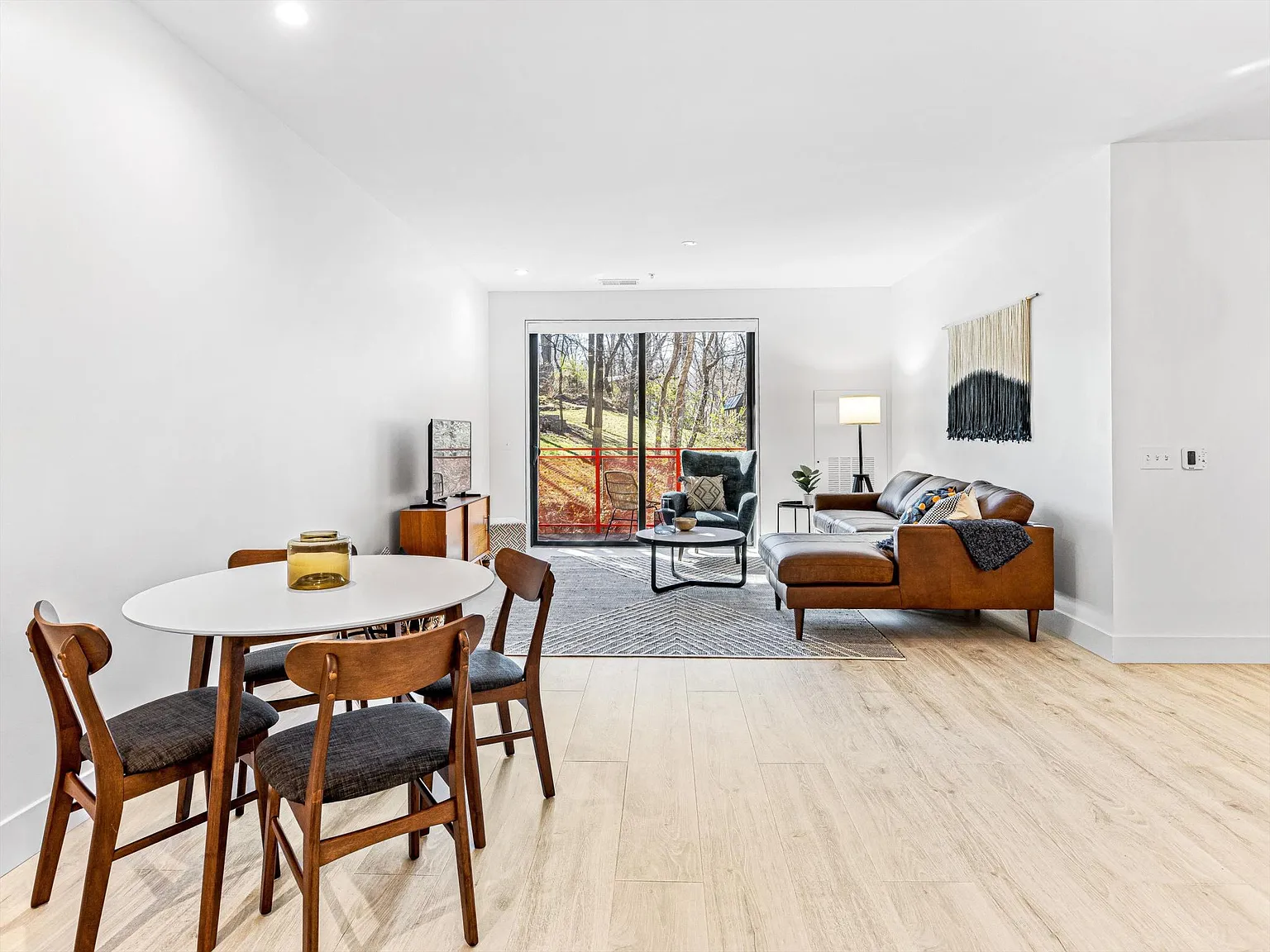 1 bed, 906 sqft, $2,500 — Photo 4