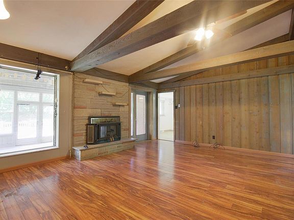 4th image of 10070 Stonell Dr