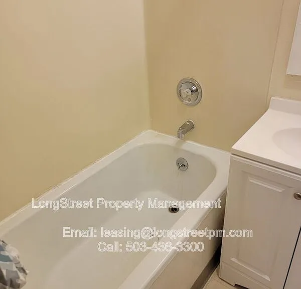 1745 NW Jackson Ave #5 — Photo 13