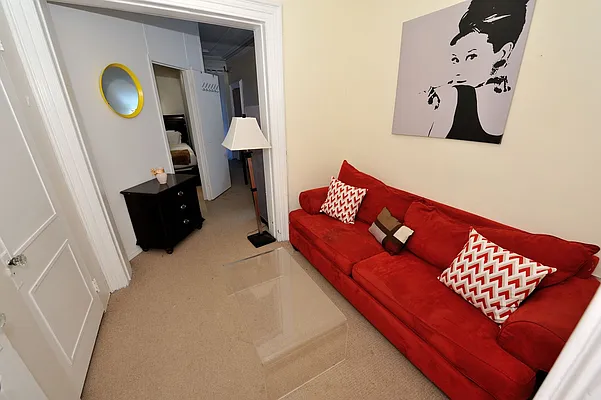 Rented by Eisenberg Exclusives | media 24