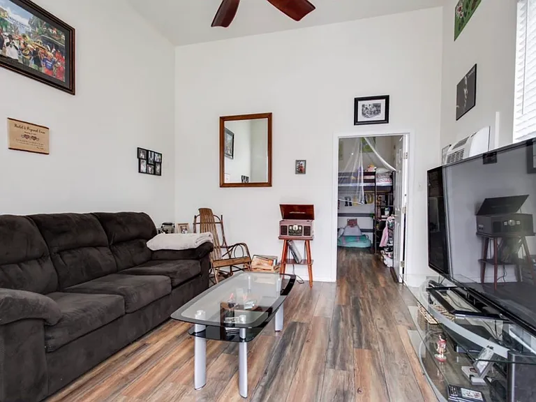 2119 Saint Ann St #1 — Photo 2