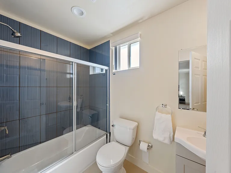 5912 S Flower St #1 — Photo 16