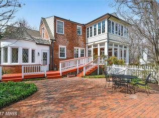 300 Forest Dr, Falls Church, VA 22046