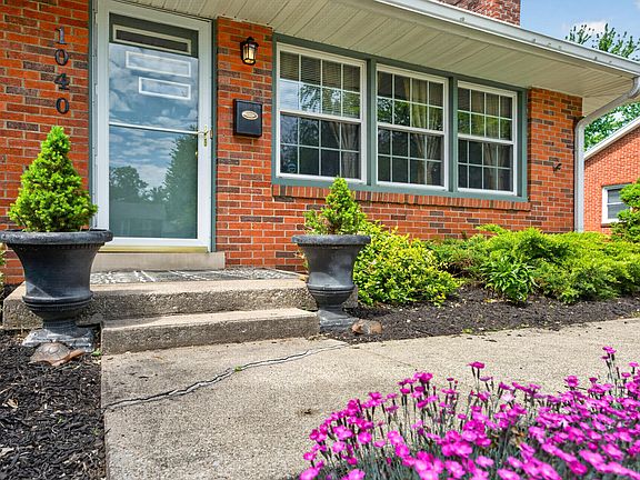 5th image of 1040 Della Dr