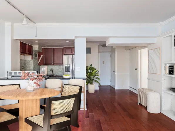 210 East 36th Street PHC image 3 of 12