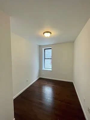 Rented by Max Apt LLC | media 10