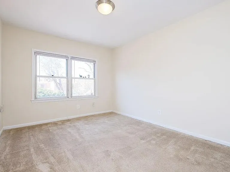 219 S Payne St #201 — Photo 5