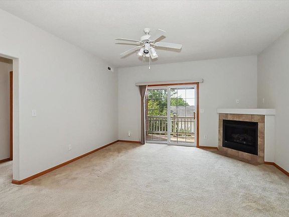 5th image of 4375 York Pl
