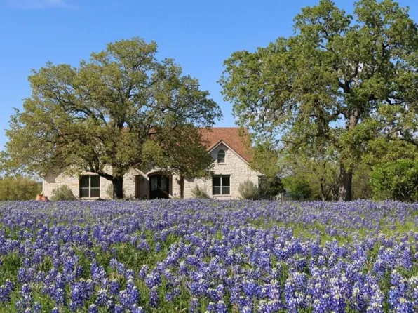 120 Oak Meadow Trl, Spicewood, TX 78669