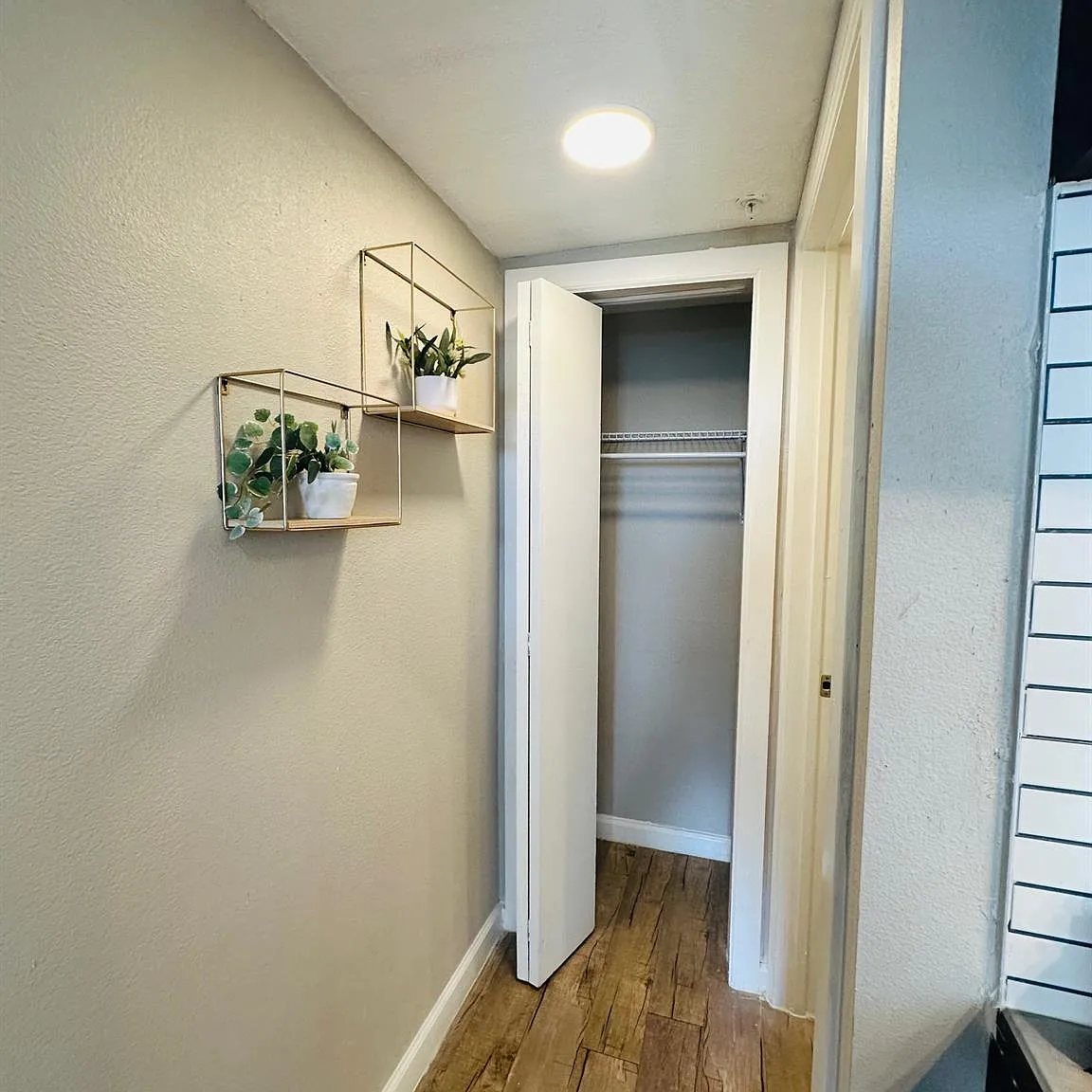 Studio, 1.0 bath, 222 sqft, $699 — Photo 4