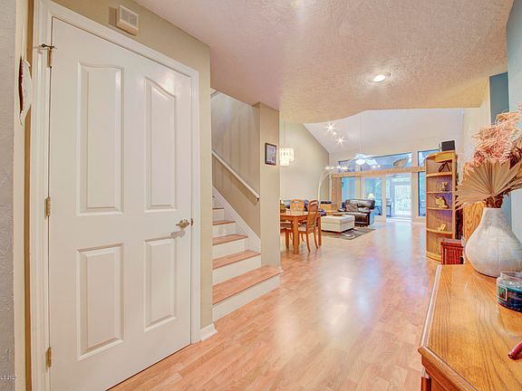 4th image of 2583 Sykes Creek Dr