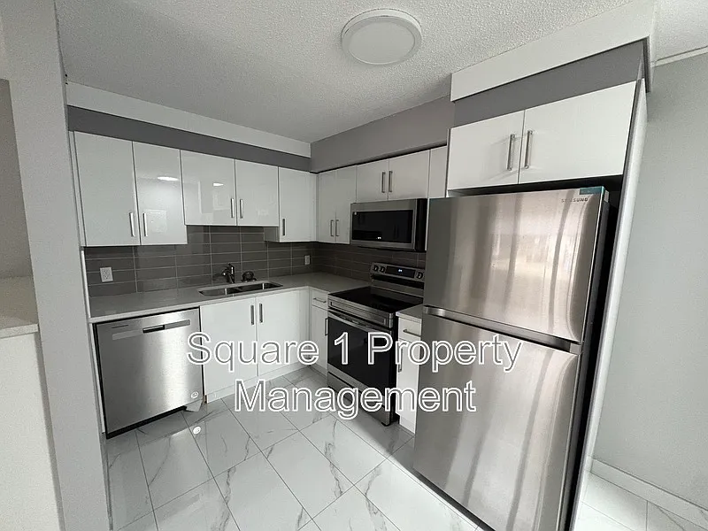 5 82nd Ave NW #8550