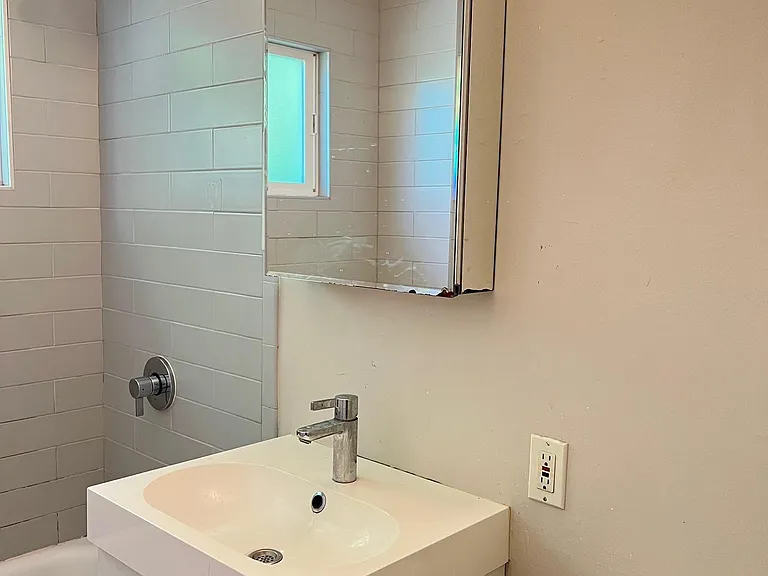 565 Manzanita Ave — Photo 15