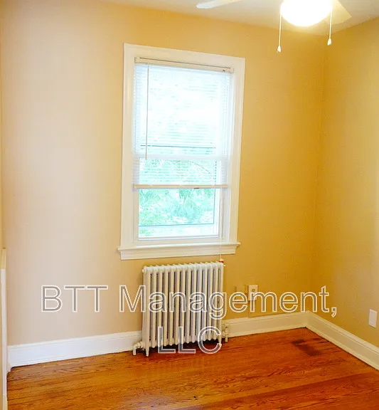 8405 Greenwood Ave #2 — Photo 33
