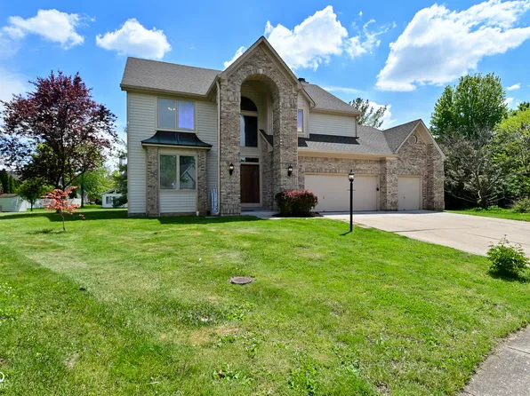 8627 Lansdowne Dr, Fishers, IN 46038