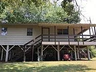 3 bed, 1.0 bath, 912 sqft, $1,000 — Photo 3