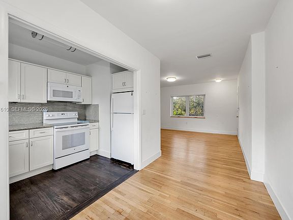 4th image of 5510 SW 76th St APT C