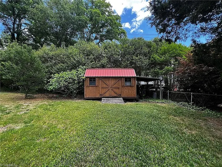 4506 Starmount Dr — Photo 15