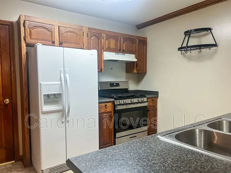 214 Brookside Dr — Photo 7