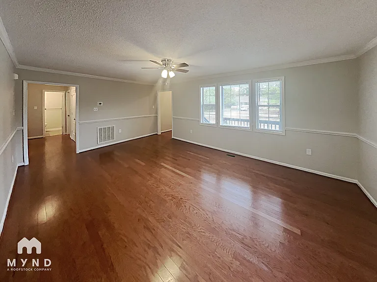 105 Mary Michael Ln — Photo 5