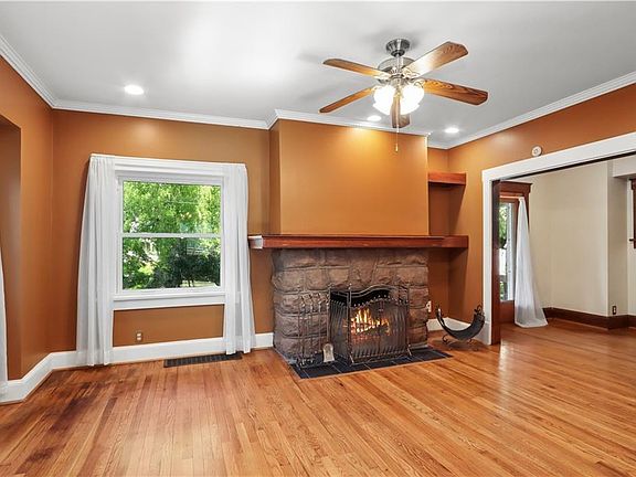 3rd image of 3925 Manheim Rd