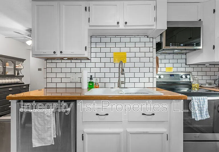 11221 W 59th Ter — Photo 35
