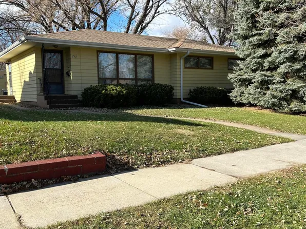 715 S Montana St, Mitchell, SD 57301