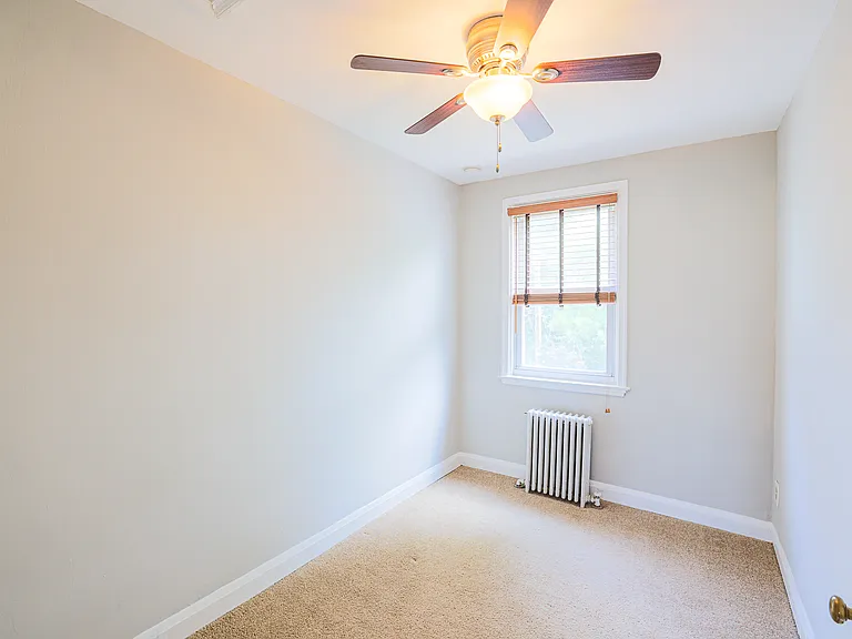 1011 W 42nd St — Photo 23