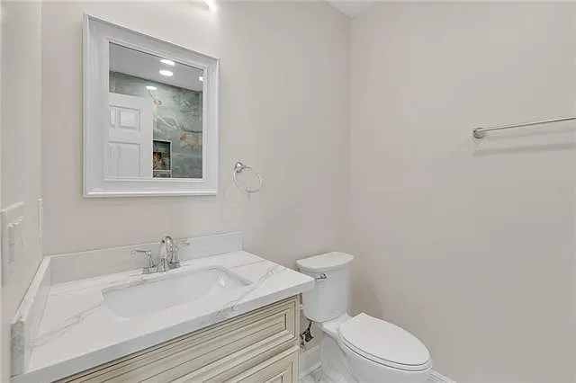 2512 Laurel St — Photo 8