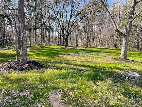 4th image of 1003 Northside Dr E