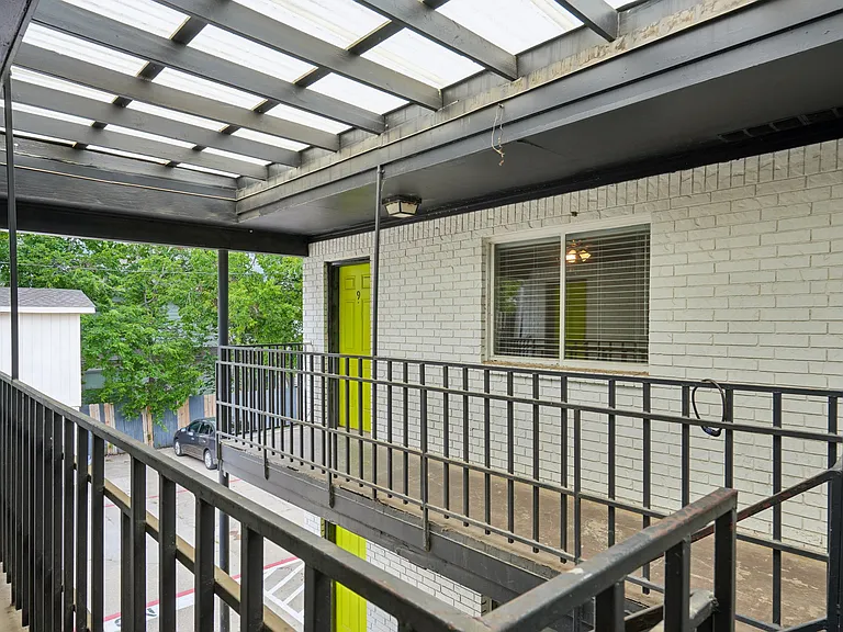 University Lofts — Photo 29