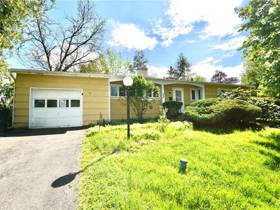 246 Blackberry Rd, Liverpool, NY, 13090