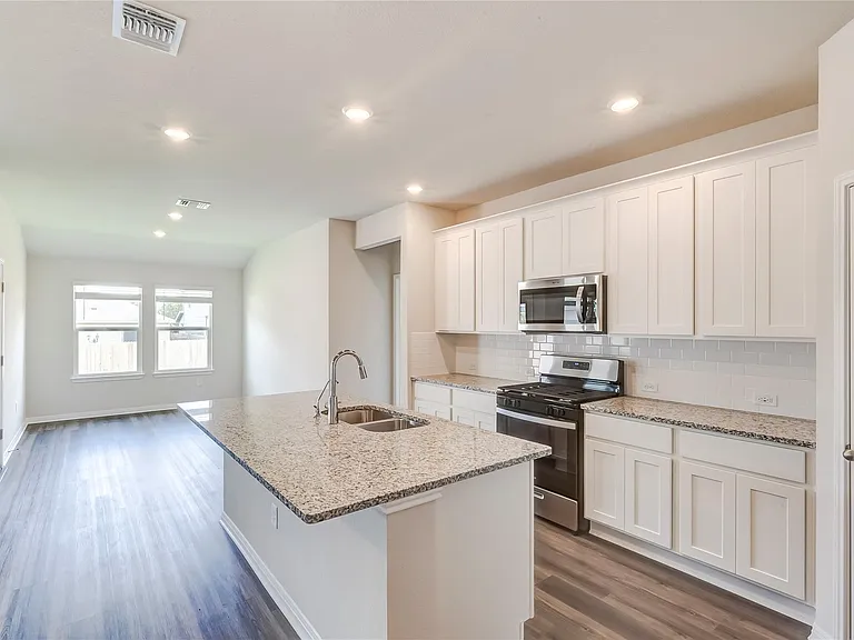 4905 Hazelnut Ln — Photo 11