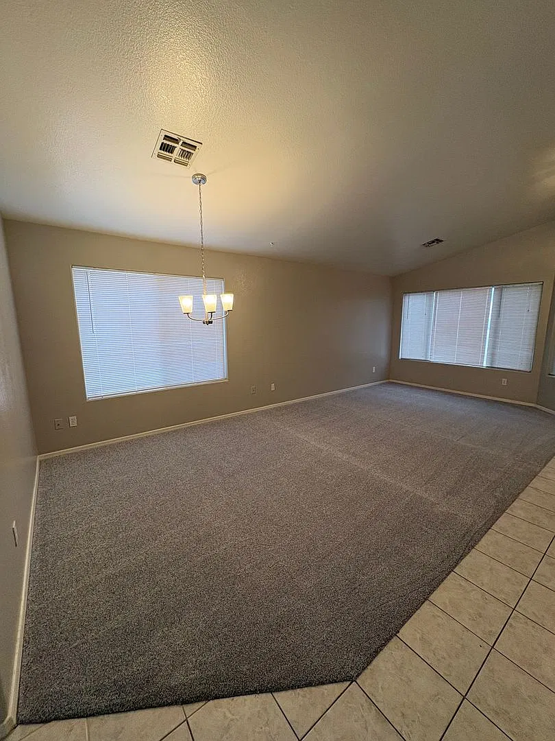 Available Now - Treelined Gilbert Neighborhood — Photo 4