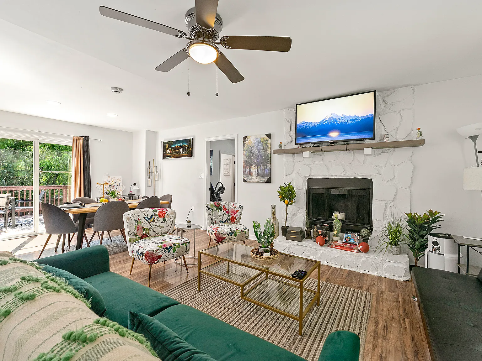4 bed, 1358 sqft, $3,995 — Photo 4